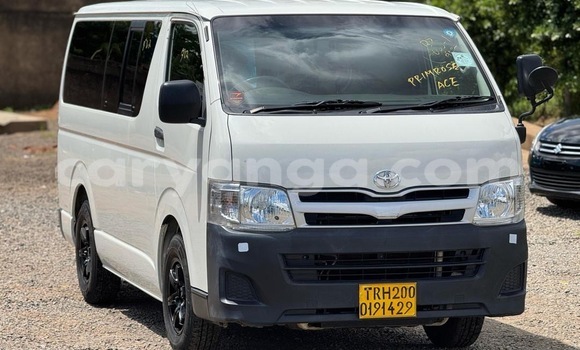 Buy Used Toyota Hiace White Car in Lilongwe in Malawi Buy Used Toyota Hiace White Car in Lilongwe in Malawi