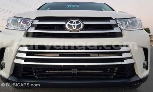 Nunua Imported Toyota Highlander White Gari ndani ya Import - Dubai nchini Malawi Nunua Imported Toyota Highlander White Gari ndani ya Import - Dubai nchini Malawi