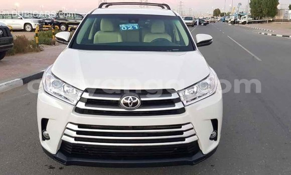 Nunua Imported Toyota Highlander White Gari ndani ya Import - Dubai nchini Malawi Nunua Imported Toyota Highlander White Gari ndani ya Import - Dubai nchini Malawi