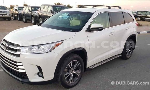 Nunua Imported Toyota Highlander White Gari ndani ya Import - Dubai nchini Malawi Nunua Imported Toyota Highlander White Gari ndani ya Import - Dubai nchini Malawi