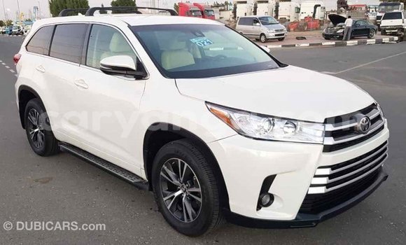 Nunua Imported Toyota Highlander White Gari ndani ya Import - Dubai nchini Malawi Nunua Imported Toyota Highlander White Gari ndani ya Import - Dubai nchini Malawi