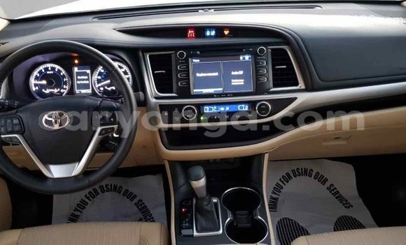 Nunua Imported Toyota Highlander White Gari ndani ya Import - Dubai nchini Malawi Nunua Imported Toyota Highlander White Gari ndani ya Import - Dubai nchini Malawi