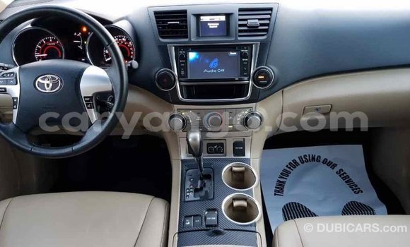 Buy Import Toyota Highlander Green Car in Import - Dubai in Malawi Buy Import Toyota Highlander Green Car in Import - Dubai in Malawi