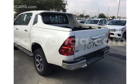 Acheter Import Voiture Toyota Hilux Blanc à Import - Dubai, Malawi Acheter Import Voiture Toyota Hilux Blanc à Import - Dubai, Malawi