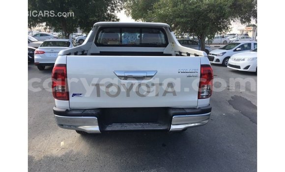 Acheter Import Voiture Toyota Hilux Blanc à Import - Dubai, Malawi Acheter Import Voiture Toyota Hilux Blanc à Import - Dubai, Malawi