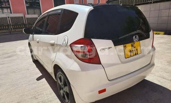 Buy Used Honda FIT White Car in Lilongwe in Malawi Buy Used Honda FIT White Car in Lilongwe in Malawi