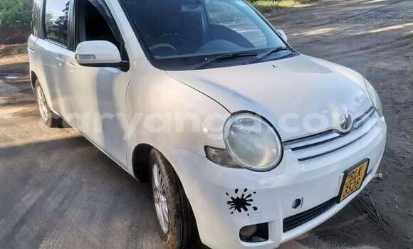 Buy Used Toyota Sienta White Car in Blantyre in Malawi Buy Used Toyota Sienta White Car in Blantyre in Malawi