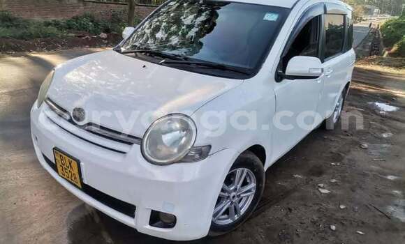 Buy Used Toyota Sienta White Car in Blantyre in Malawi Buy Used Toyota Sienta White Car in Blantyre in Malawi