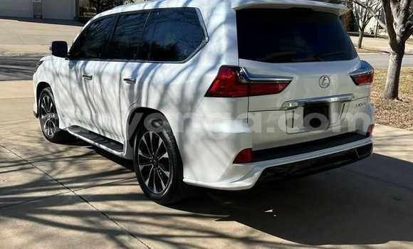Nunua Ilio tumika Lexus LX 570 White Gari ndani ya Blantyre nchini Malawi Nunua Ilio tumika Lexus LX 570 White Gari ndani ya Blantyre nchini Malawi