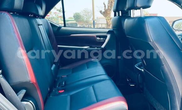 Nunua Imported Toyota Fortuner Black Gari ndani ya Lilongwe nchini Malawi Nunua Imported Toyota Fortuner Black Gari ndani ya Lilongwe nchini Malawi