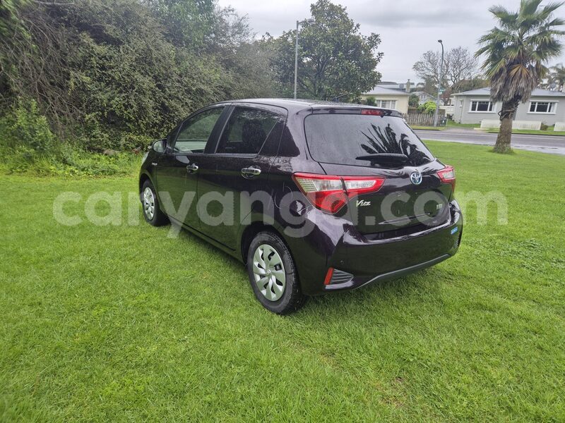 Big with watermark toyota vitz malawi lilongwe 16035
