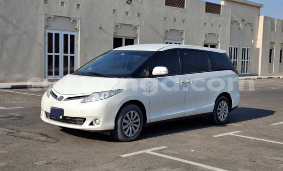 Buy Used Toyota Previa White Car in Lilongwe in Malawi