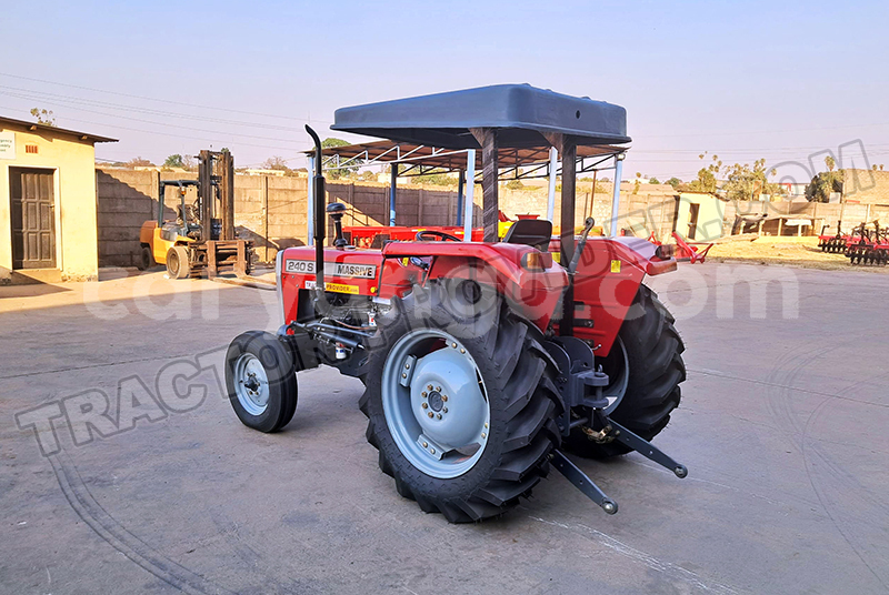 Big with watermark caterpillar 120 malawi lilongwe 16069