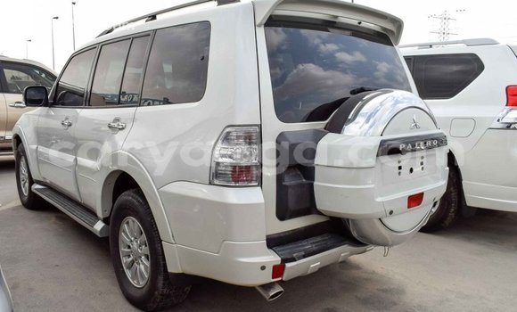 Nunua Imported Mitsubishi Pajero White Gari ndani ya Import - Dubai nchini Malawi Nunua Imported Mitsubishi Pajero White Gari ndani ya Import - Dubai nchini Malawi