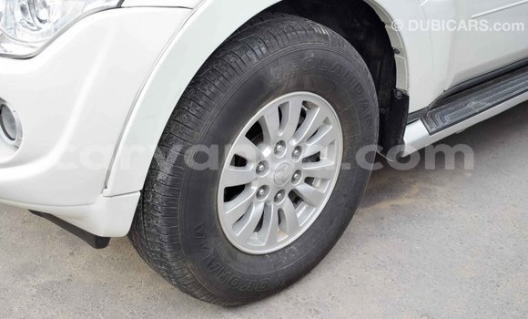 Nunua Imported Mitsubishi Pajero White Gari ndani ya Import - Dubai nchini Malawi Nunua Imported Mitsubishi Pajero White Gari ndani ya Import - Dubai nchini Malawi