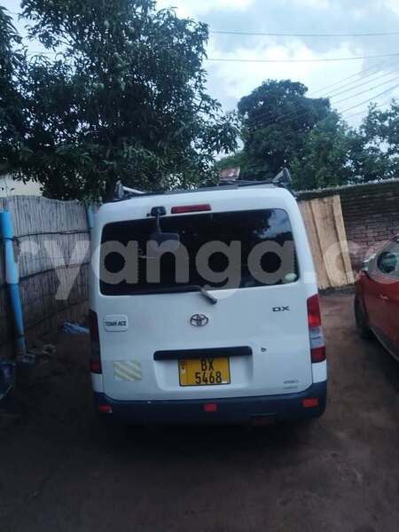 Big with watermark toyota hiace malawi lilongwe 16097
