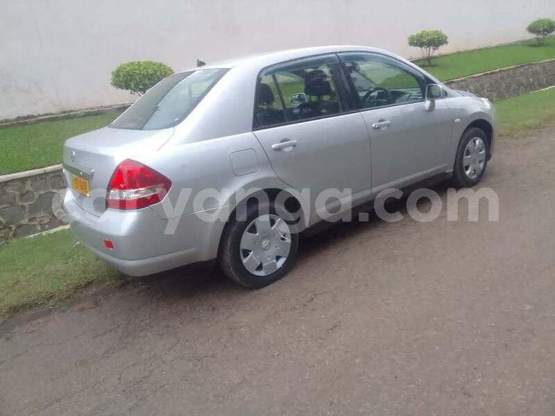 Big with watermark nissan tiida malawi lilongwe 16098