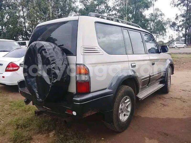 Big with watermark toyota prado malawi lilongwe 16107