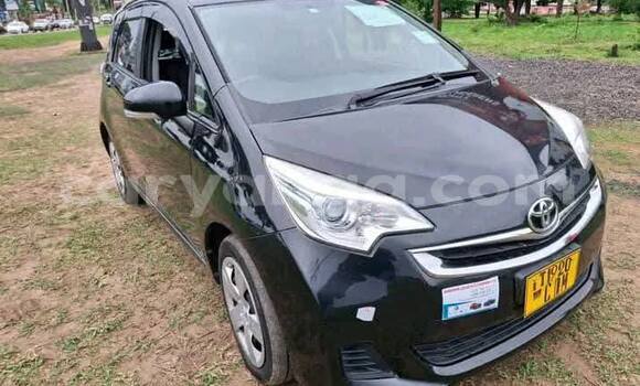Buy Used Toyota Ractis Black Car in Lilongwe in Malawi