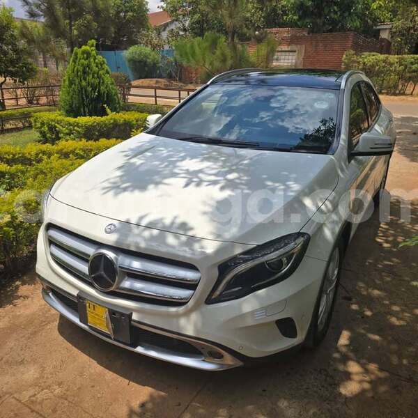Big with watermark mercedes benz gla klasse malawi lilongwe 16114