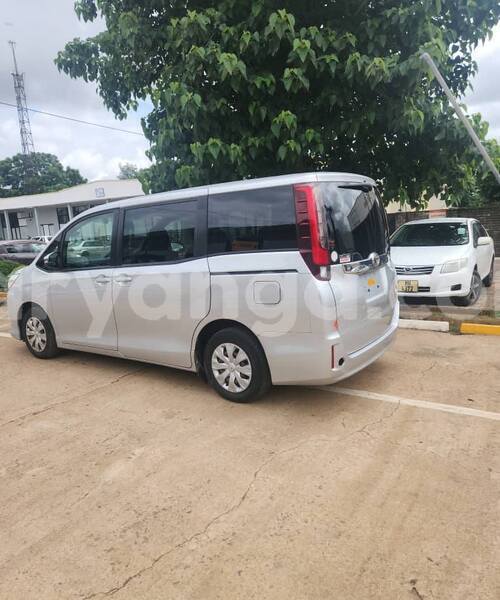 Big with watermark toyota noah malawi lilongwe 16119