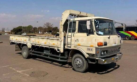 Buy Used Mitsubishi L400 White Truck in Lilongwe in Malawi Buy Used Mitsubishi L400 White Truck in Lilongwe in Malawi