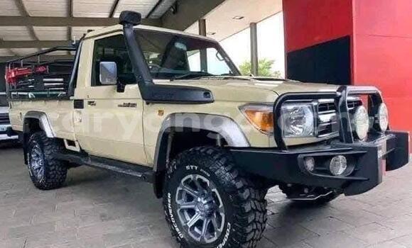 Buy Used Toyota Land Cruiser Beige Car in Blantyre in Malawi
