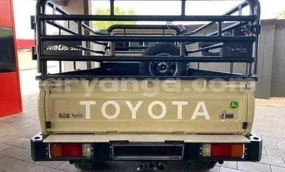 Buy Used Toyota Land Cruiser Beige Car in Blantyre in Malawi Buy Used Toyota Land Cruiser Beige Car in Blantyre in Malawi