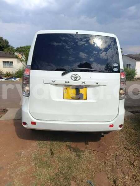 Big with watermark toyota voxy malawi blantyre 16178