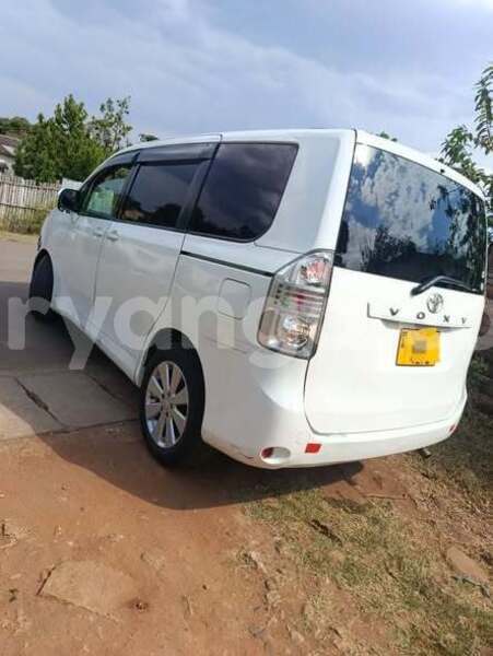 Big with watermark toyota voxy malawi blantyre 16178
