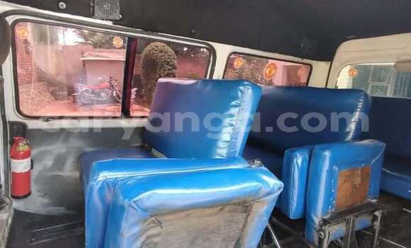 Buy Used Toyota Hiace White Car in Lilongwe in Malawi Buy Used Toyota Hiace White Car in Lilongwe in Malawi