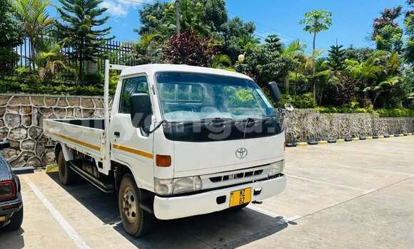 Buy Used Toyota Dyna White Truck in Lilongwe in Malawi Buy Used Toyota Dyna White Truck in Lilongwe in Malawi