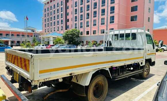 Buy Used Toyota Dyna White Truck in Lilongwe in Malawi Buy Used Toyota Dyna White Truck in Lilongwe in Malawi
