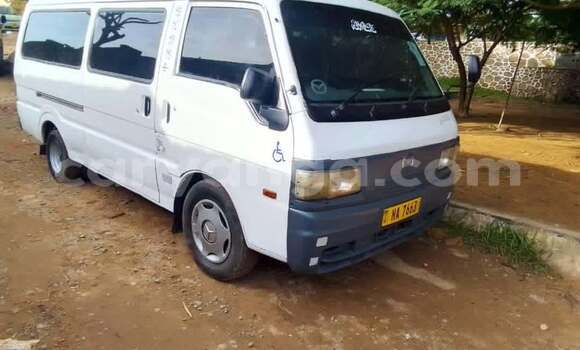 Nunua Ilio tumika Toyota Hiace White Gari ndani ya Lilongwe nchini Malawi Nunua Ilio tumika Toyota Hiace White Gari ndani ya Lilongwe nchini Malawi