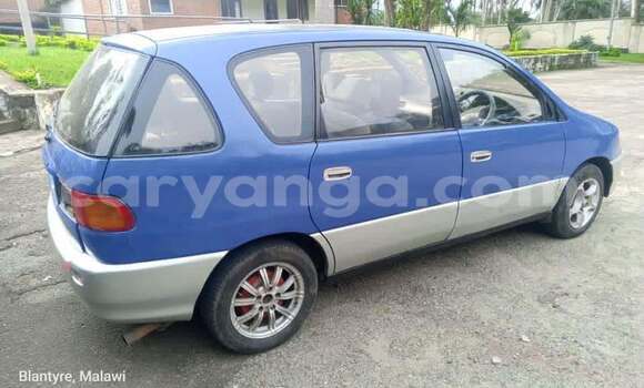 Nunua Ilio tumika Toyota Ipsum Blue Gari ndani ya Blantyre nchini Malawi Nunua Ilio tumika Toyota Ipsum Blue Gari ndani ya Blantyre nchini Malawi