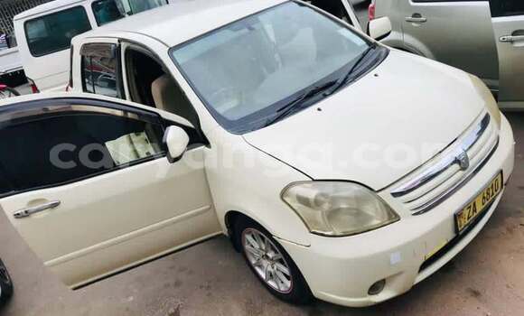 Acheter Occasion Voiture Toyota Raum Blanc à Lilongwe, Malawi Acheter Occasion Voiture Toyota Raum Blanc à Lilongwe, Malawi