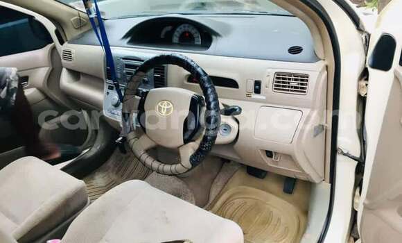 Acheter Occasion Voiture Toyota Raum Blanc à Lilongwe, Malawi Acheter Occasion Voiture Toyota Raum Blanc à Lilongwe, Malawi