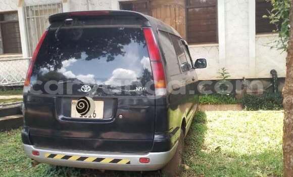 Acheter Occasion Voiture Toyota Noah Noir à Lilongwe, Malawi Acheter Occasion Voiture Toyota Noah Noir à Lilongwe, Malawi