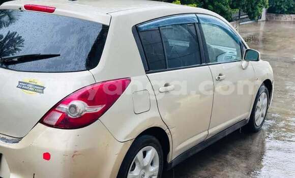 Buy Used Nissan Tiida White Car in Lilongwe in Malawi Buy Used Nissan Tiida White Car in Lilongwe in Malawi