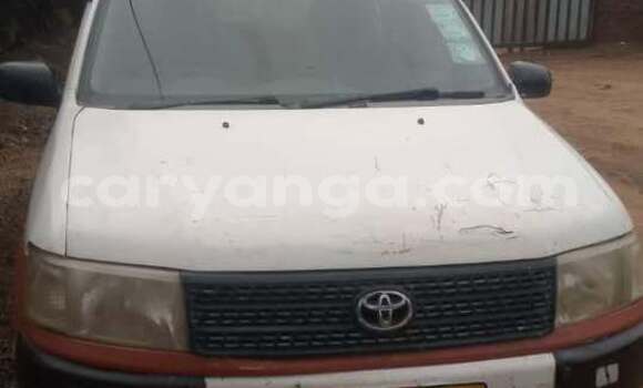 Buy Used Toyota Probox White Car in Lilongwe in Malawi