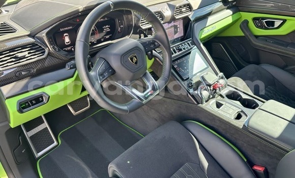 Buy Used Lamborghini Urus Green Car in Chipoka in Dedza Buy Used Lamborghini Urus Green Car in Chipoka in Dedza