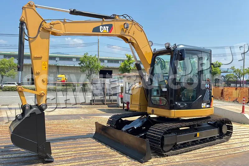 Big with watermark caterpillar 120 malawi lilongwe 16269