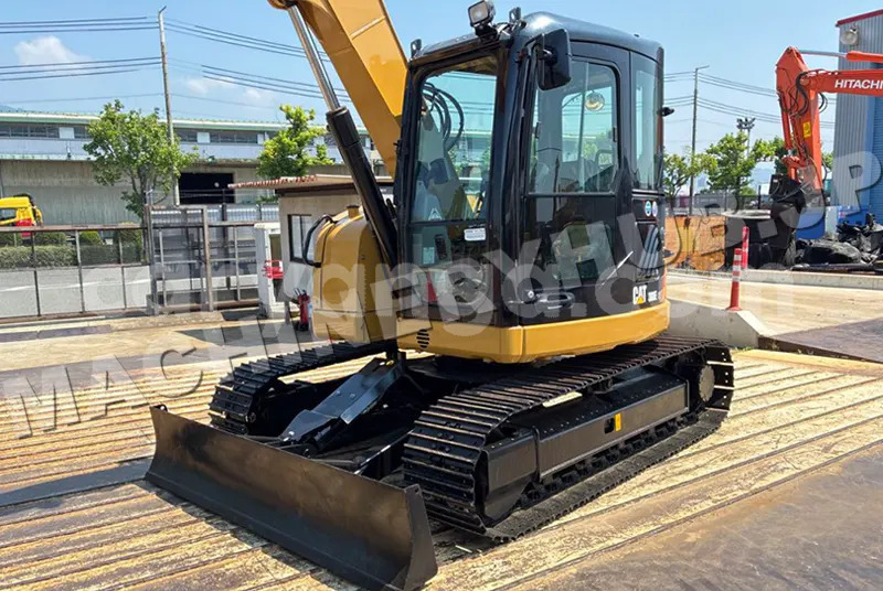 Big with watermark caterpillar 120 malawi lilongwe 16269