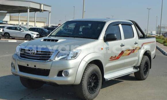 Buy Used Toyota Hilux Silver Car in Blantyre in Malawi