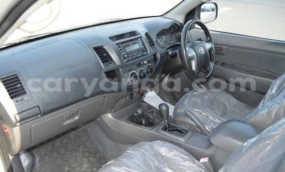 Nunua Ilio tumika Toyota Hilux Silver Gari ndani ya Blantyre nchini Malawi Nunua Ilio tumika Toyota Hilux Silver Gari ndani ya Blantyre nchini Malawi