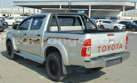 Nunua Ilio tumika Toyota Hilux Silver Gari ndani ya Blantyre nchini Malawi Nunua Ilio tumika Toyota Hilux Silver Gari ndani ya Blantyre nchini Malawi