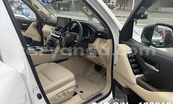 Buy Used Toyota Land Cruiser White Car in Lilongwe in Malawi Buy Used Toyota Land Cruiser White Car in Lilongwe in Malawi