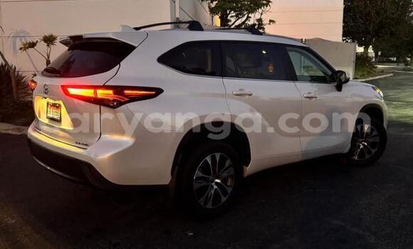 Buy Used Toyota Highlander White Car in Import - Dubai in Malawi Buy Used Toyota Highlander White Car in Import - Dubai in Malawi