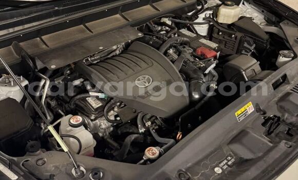 Buy Used Toyota Highlander White Car in Import - Dubai in Malawi Buy Used Toyota Highlander White Car in Import - Dubai in Malawi