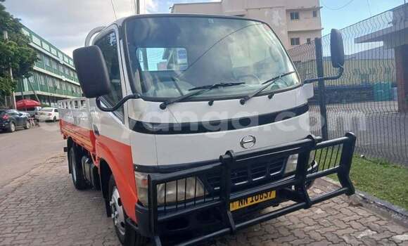 Buy Used Hino Dutro White Truck in Blantyre in Malawi Buy Used Hino Dutro White Truck in Blantyre in Malawi